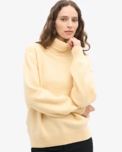 Merino Wool Turtleneck - Soft Yellow
